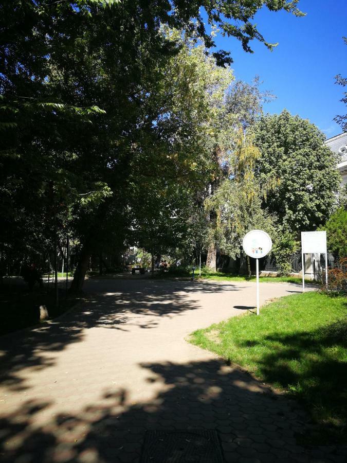 Le Park Apartment Bucharest Exterior photo